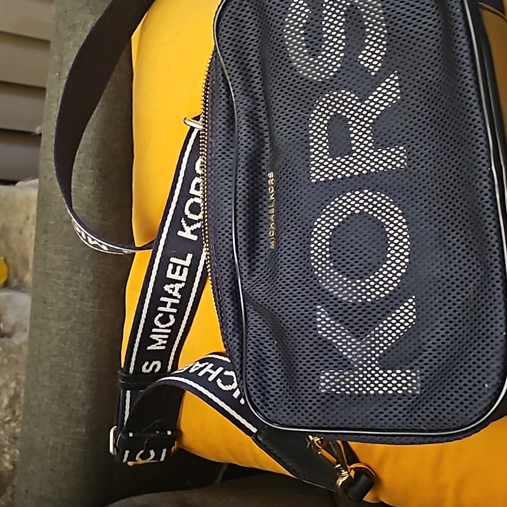 Michael kors crossbody purse